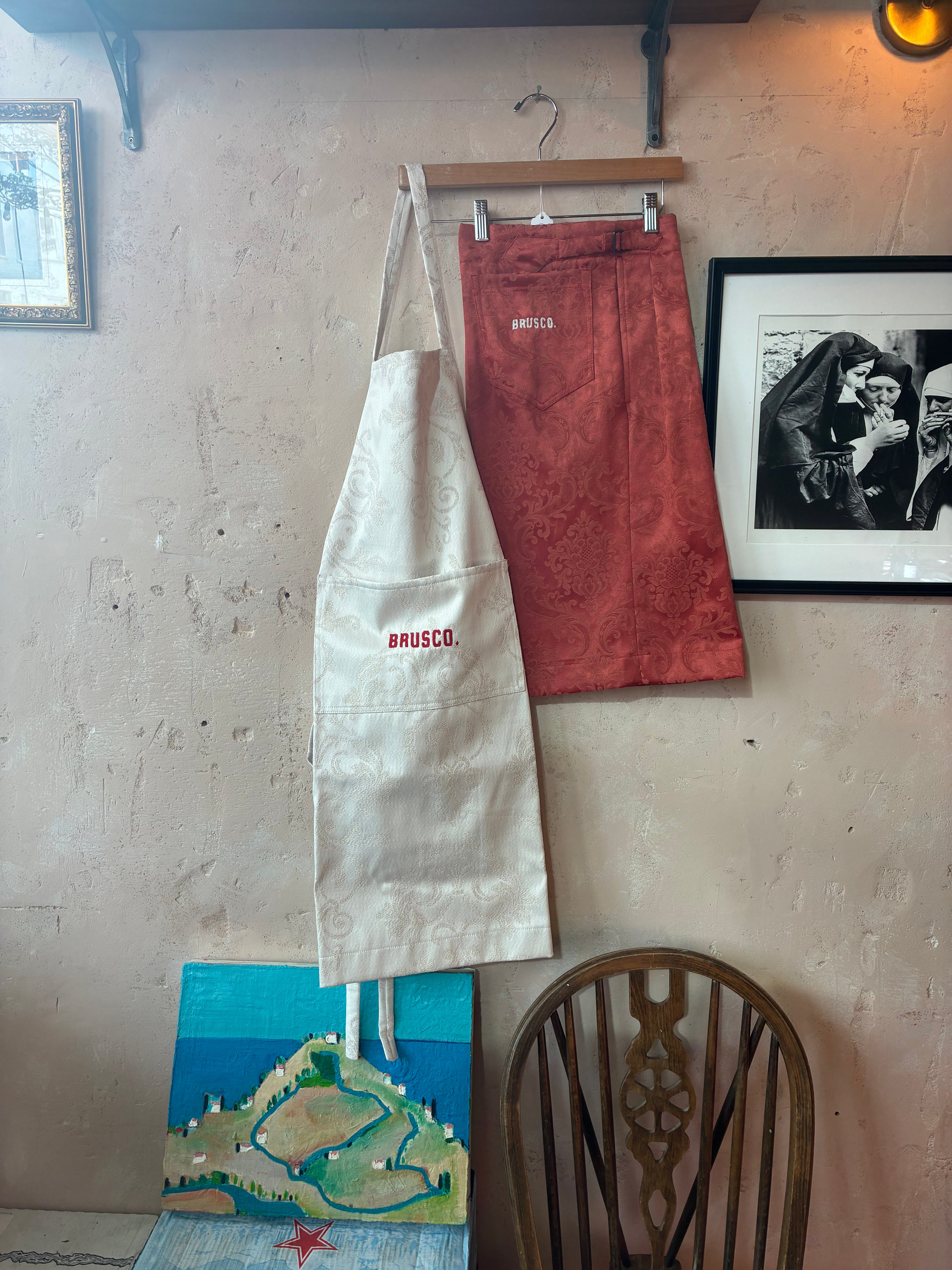 BRUSCO. Apron